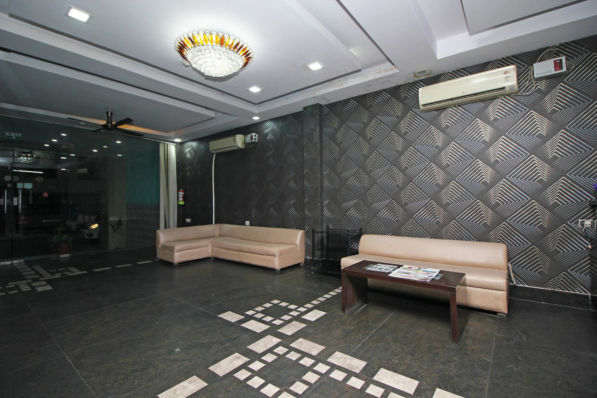 Oyo 9030 Hotel Delhi Airport Plaza Neu-Delhi Exterior foto