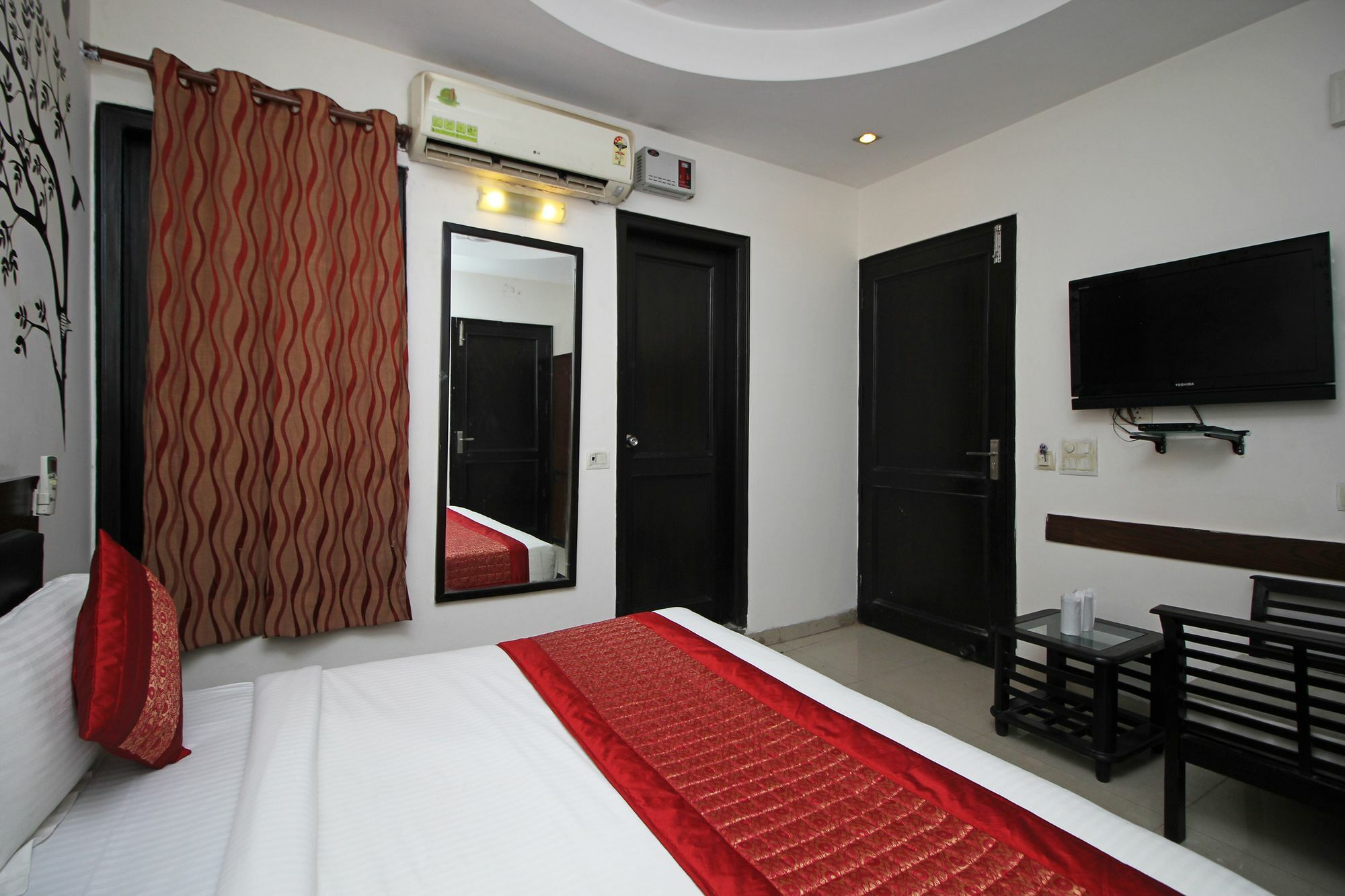 Oyo 9030 Hotel Delhi Airport Plaza Neu-Delhi Exterior foto