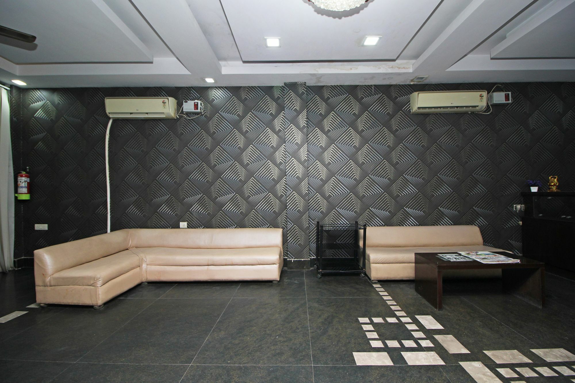 Oyo 9030 Hotel Delhi Airport Plaza Neu-Delhi Exterior foto